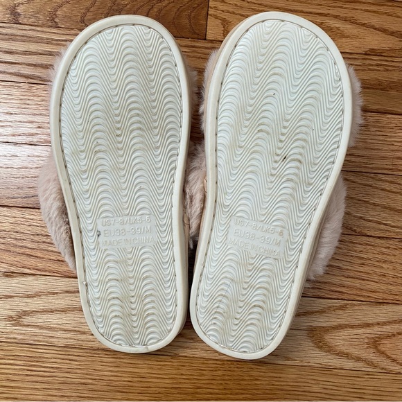 Fuzzy slippers light pink - Picture 3 of 3